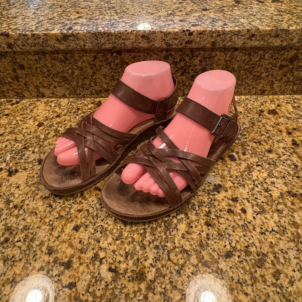 Chaco Fallon Pinecone Brown Leather Sandals Ankle Strap Podiatrist Approved 7